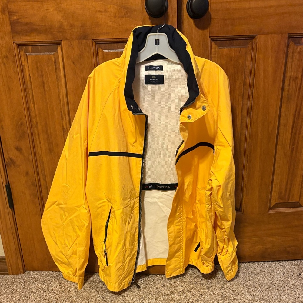 Nautica Men’s Bright Yellow Hooded Rain Jacket with Navy Trim ❤️